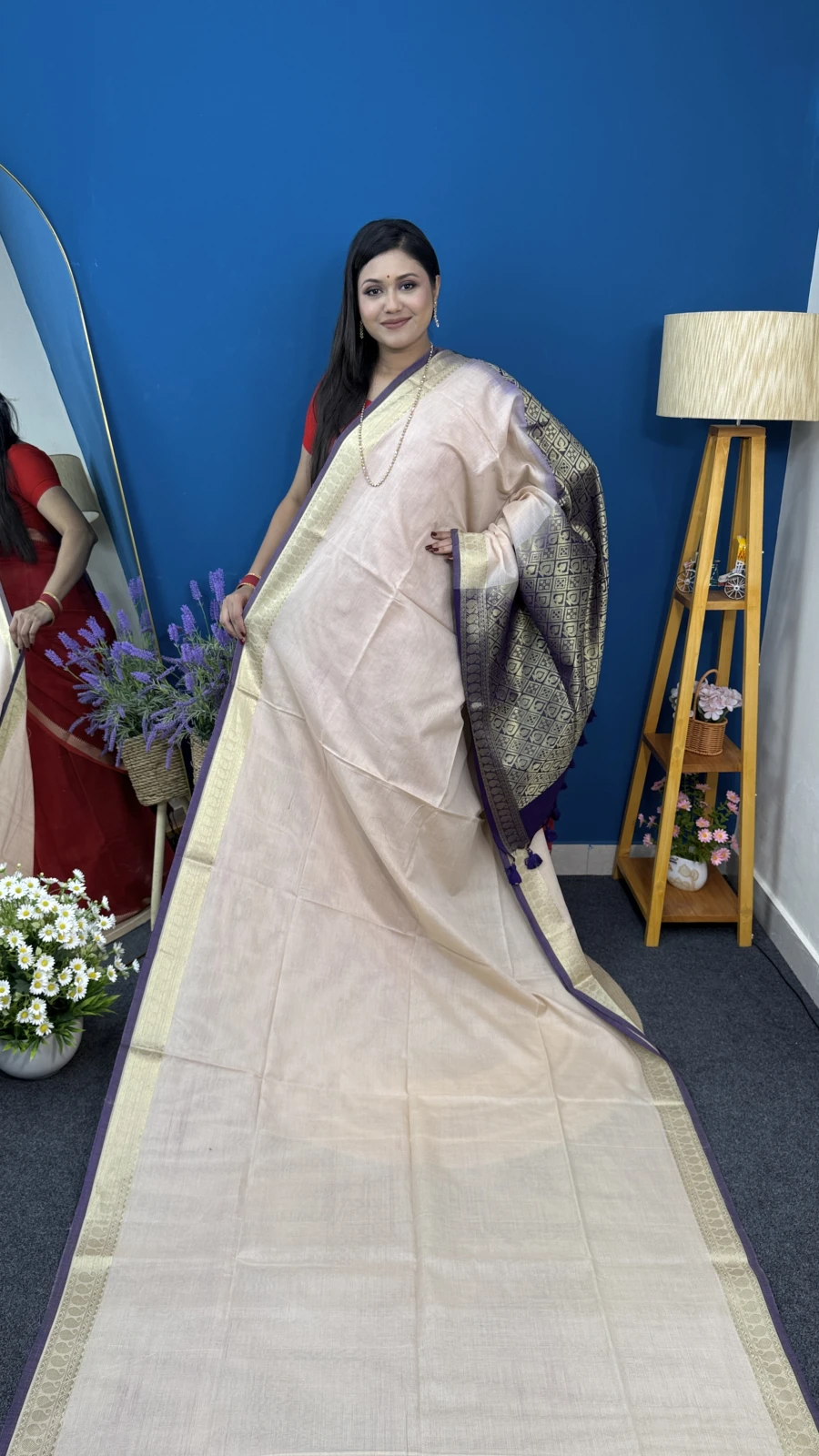 Off-White Handloom Gadwal Cotton Saree with Navy & Gold Pallu