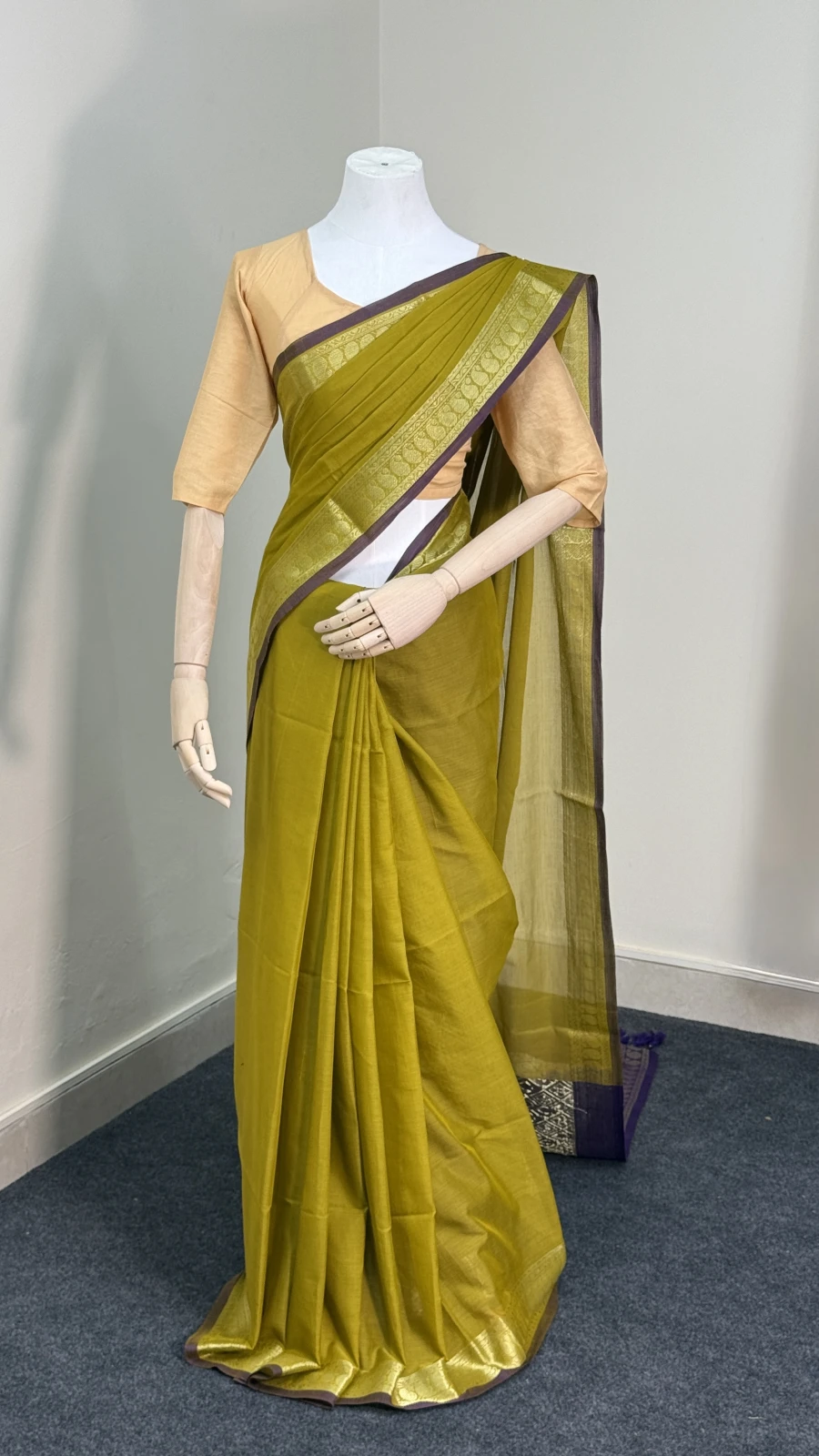 Olive Green & Antique Gold Handloom Cotton Gadwal Saree